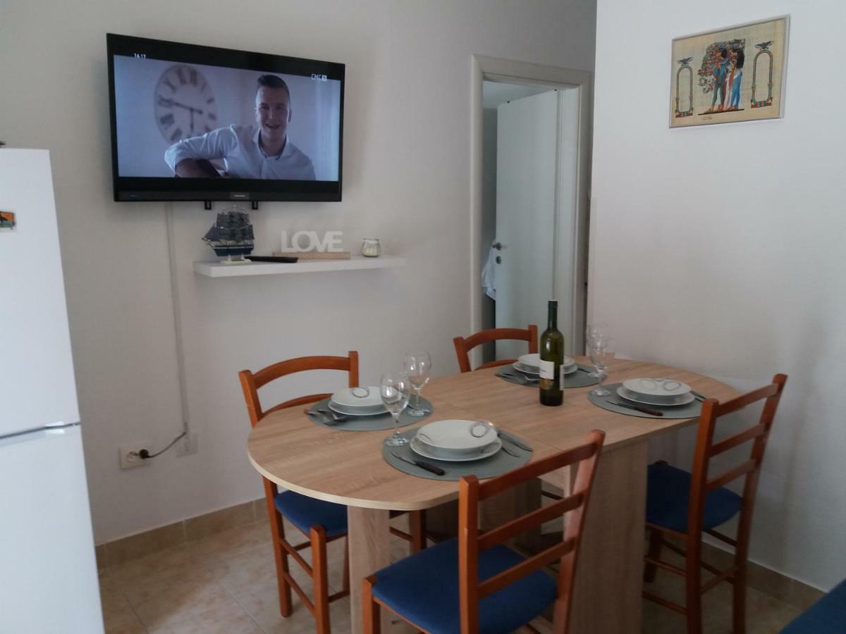 Apartment Fortuna Necujam Bagian luar foto